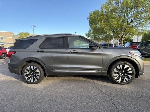 Used 2026 Ford Explorer Platinum w/ LUX Leather Package AWD/4WD image 2