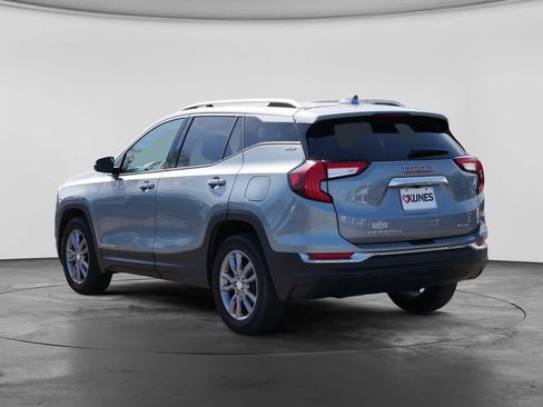 Used 2023 GMC Terrain SLT AWD/4WD image 8