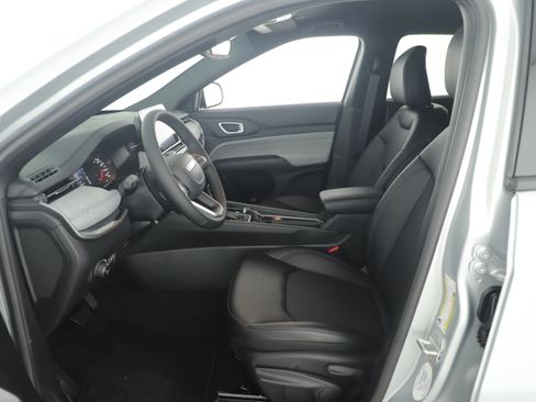 New 2026 Jeep Compass Latitude image 17