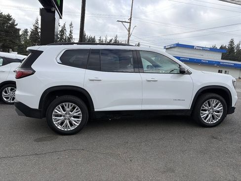 Used 2024 GMC Acadia Elevation image 5