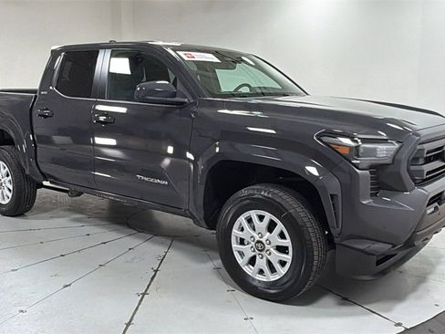 Certified 2025 Toyota Tacoma SR5 image 3