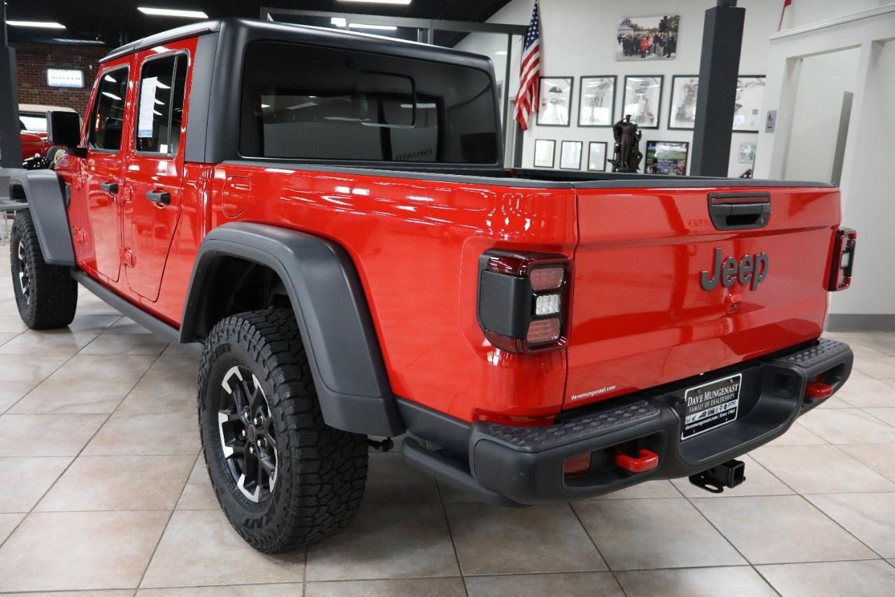 Used 2026 Jeep Gladiator Rubicon AWD/4WD image 3