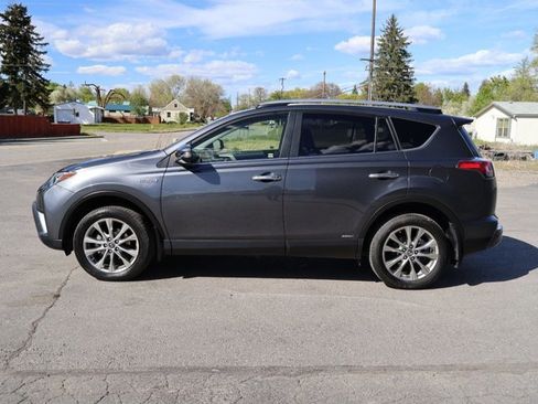 Used 2018 Toyota RAV4 Limited AWD/4WD image 10