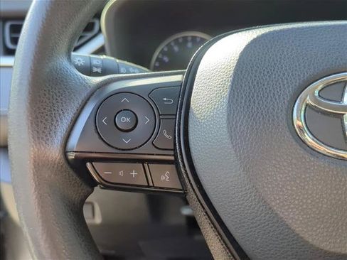 Used 2019 Toyota RAV4 XLE FWD image 12