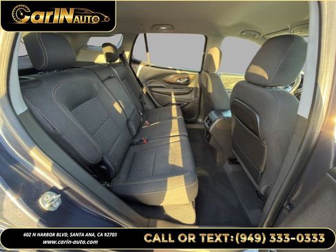 Used 2018 GMC Terrain SLE FWD image 16