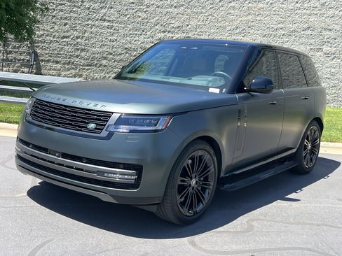 Used 2025 Land Rover Range Rover SE AWD/4WD image 1
