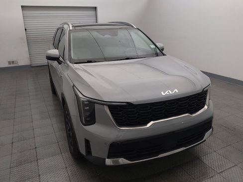 Used 2024 Kia Sorento S w/ Panoramic Sunroof Package FWD image 14
