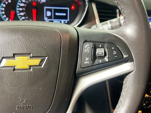 Used 2021 Chevrolet Trax LT w/ Redline Edition image 19