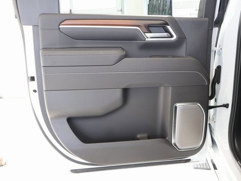 New 2025 GMC Sierra 2500 Denali w/ Denali Reserve Package image 27