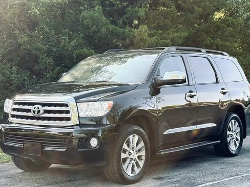 Used 2017 Toyota Sequoia Limited w/ Safety & Convenience Package AWD/4WD image 13
