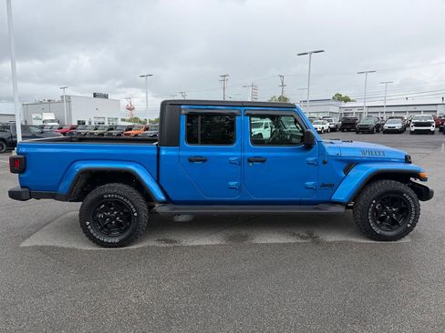 Used 2022 Jeep Gladiator Sport AWD/4WD image 6
