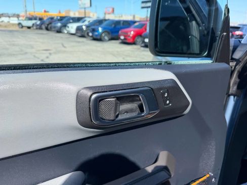 Used 2023 Ford Bronco Badlands w/ Sasquatch Package image 12