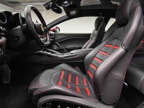 Used 2018 Ferrari GTC4Lusso image 15