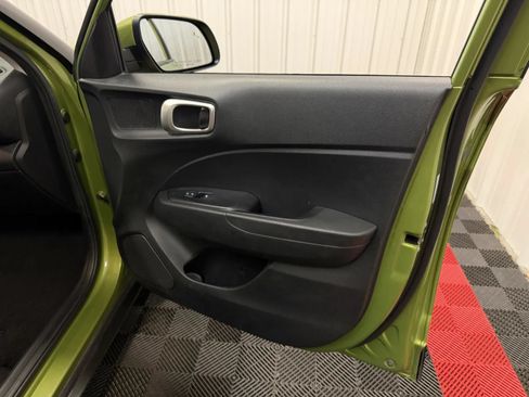 Used 2023 Hyundai Venue SEL FWD image 42