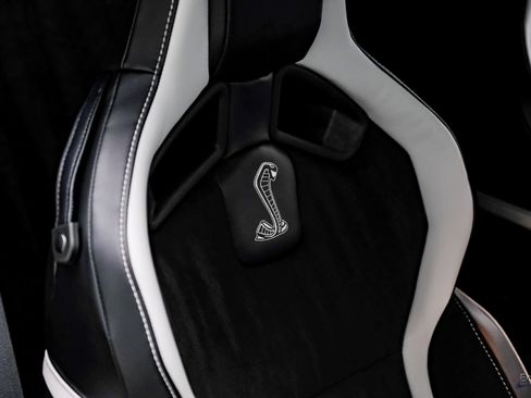 Used 2021 Ford Mustang Shelby GT500 w/ Carbon Fiber Track Pack image 55