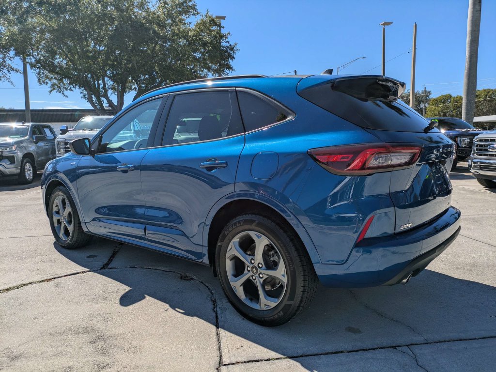 Used 2023 Ford Escape ST-Line w/ Equipment Group 301A FWD image 6