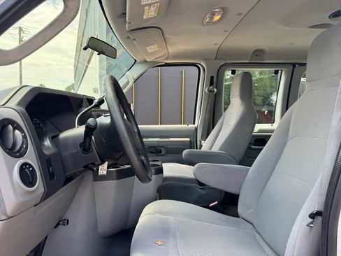 Used 2012 Ford E-350 and Econoline 350 XLT RWD image 14