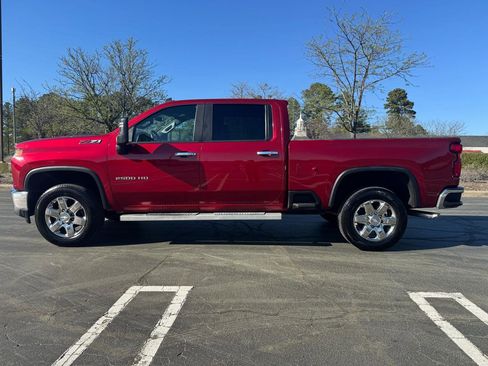 Used 2020 Chevrolet Silverado 2500 LT w/ Convenience Package image 2