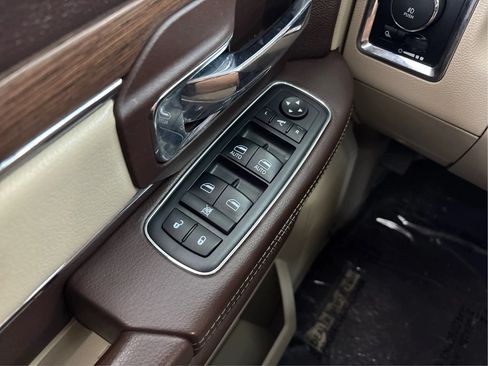 Used 2017 RAM 1500 Laramie w/ Convenience Group AWD/4WD image 40