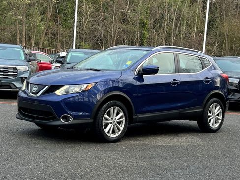 Used 2019 Nissan Rogue Sport SV w/ Technology Package image 3