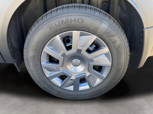 New 2026 Nissan Kicks S image 19