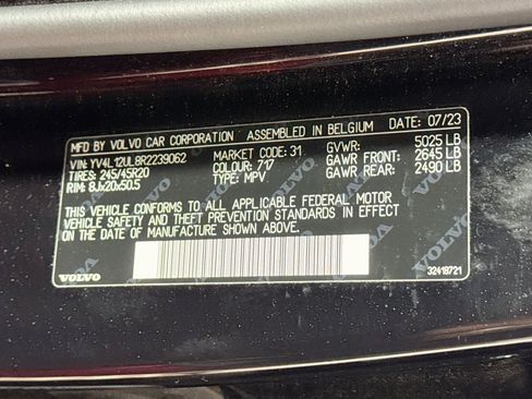 Used 2024 Volvo XC40 B5 Plus w/ Climate Package AWD/4WD image 31