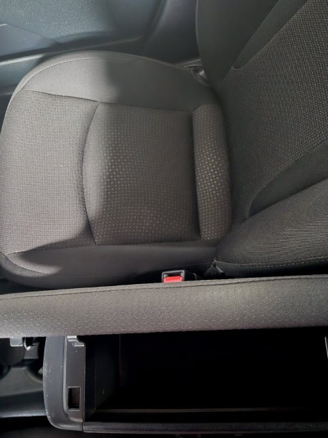Used 2021 Toyota Prius LE AWD/4WD image 29
