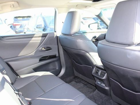 Certified 2023 Lexus ES 350 w/ Premium Package image 7