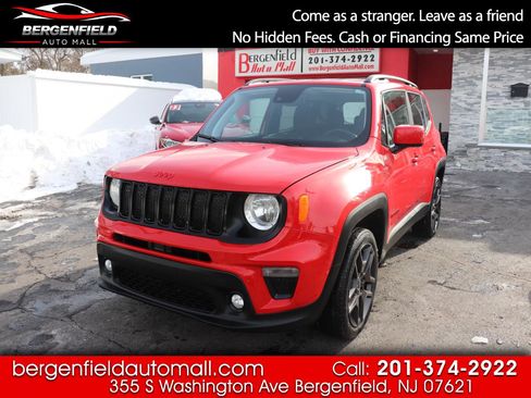 Used 2022 Jeep Renegade Latitude image 1