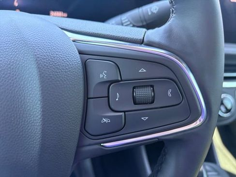 Used 2025 Buick Envista Preferred w/ Convenience I Package FWD image 25