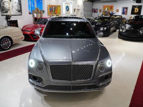 Used 2020 Bentley Bentayga AWD/4WD image 3