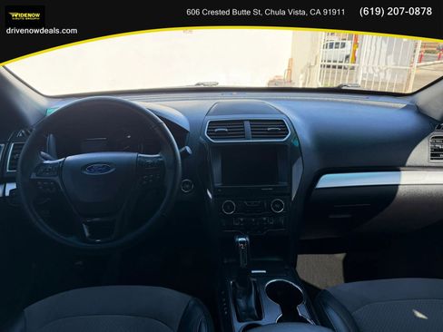 Used 2017 Ford Explorer XLT w/ Equipment Group 202A FWD image 17