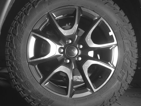 Used 2025 Jeep Compass Trailhawk AWD/4WD image 14