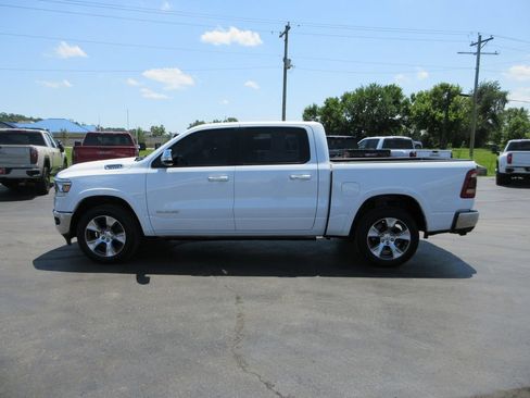 Used 2019 RAM 1500 Laramie AWD/4WD image 10