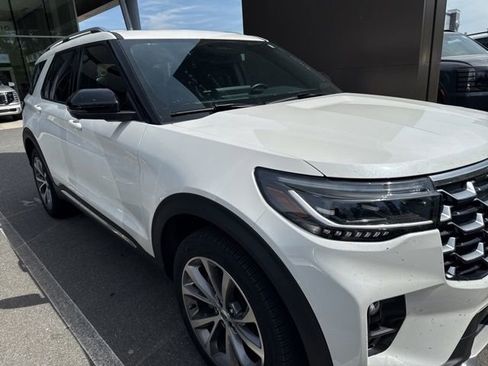 Used 2025 Ford Explorer Platinum w/ Ultimate Package image 8