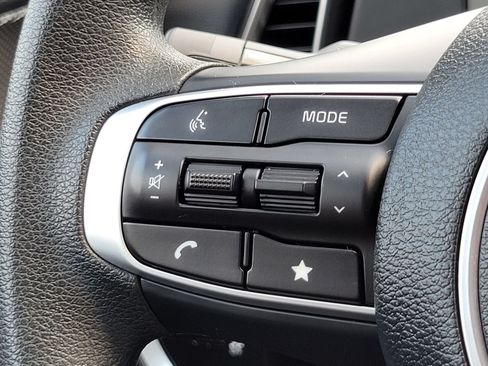 Certified 2025 Kia Sportage LX AWD/4WD image 16