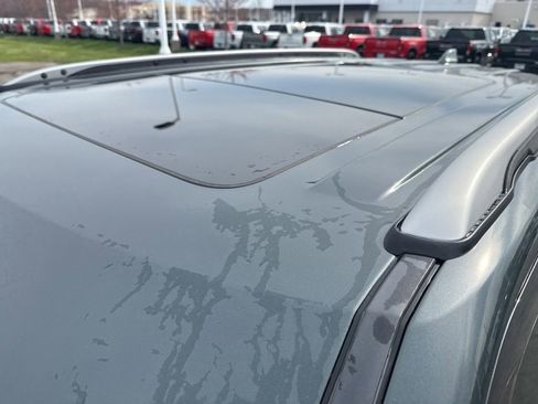 Used 2016 Ford Explorer XLT w/ Equipment Group 202A image 9