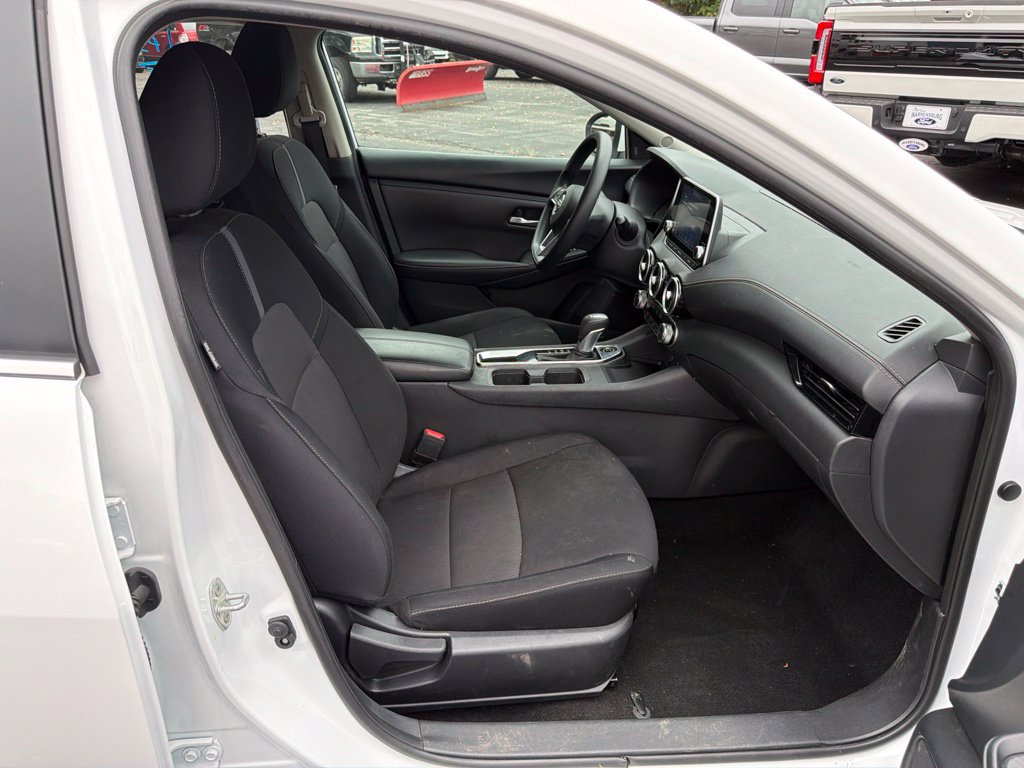 Used 2025 Nissan Sentra SV FWD image 15