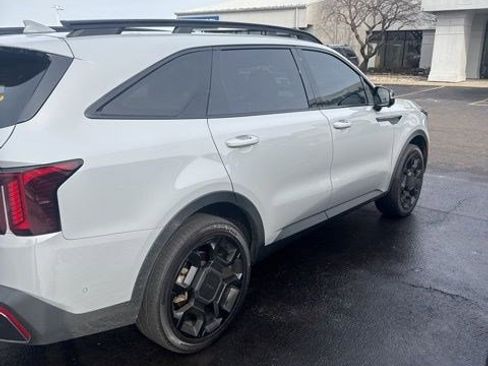 Used 2025 Kia Sorento SX Prestige AWD/4WD image 2