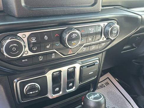 Used 2019 Jeep Wrangler Sport AWD/4WD image 21