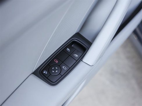 Certified 2025 Porsche 911 Carrera image 28