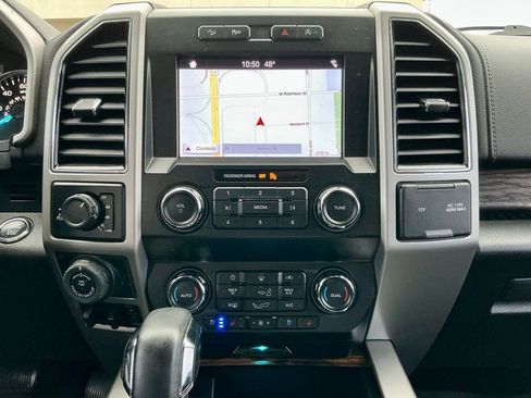 Used 2019 Ford F150 Lariat image 35