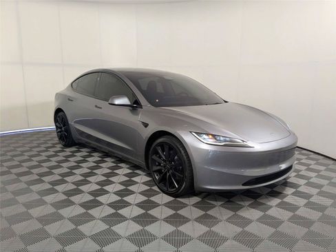 Used 2025 Tesla Model 3 RWD image 3