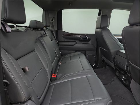 Used 2025 GMC Sierra 1500 SLT AWD/4WD image 14