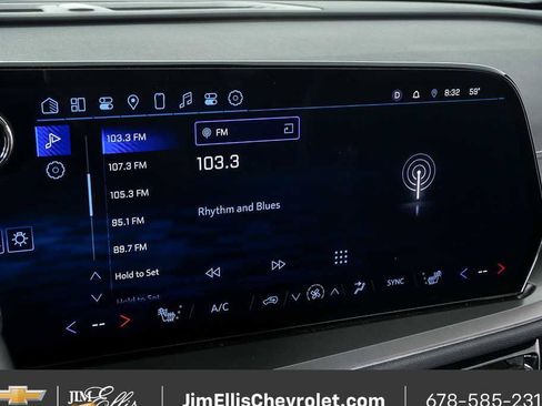 Certified 2025 Chevrolet Traverse LT FWD image 15