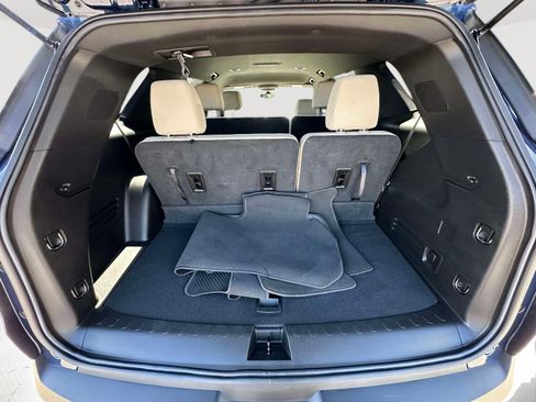 Used 2023 Chevrolet Traverse LS w/ Safety Package FWD image 32