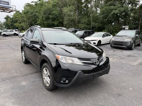 Used 2014 Toyota RAV4 LE AWD/4WD image 3