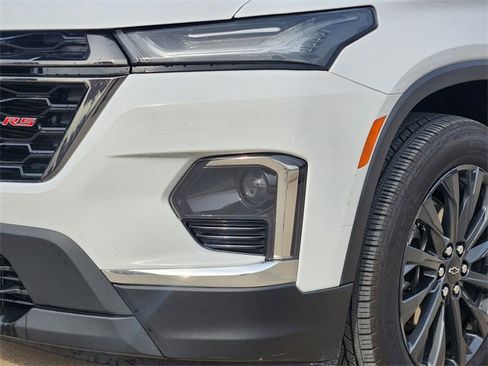 Used 2023 Chevrolet Traverse RS image 5