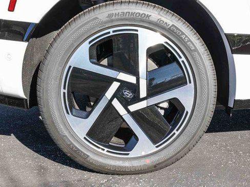 New 2026 Hyundai Ioniq 9 Calligraphy AWD/4WD image 8