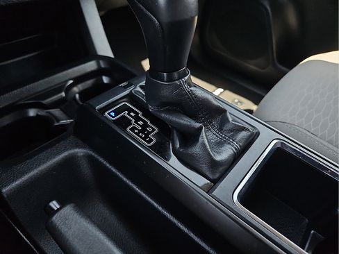Used 2019 Toyota Tacoma SR AWD/4WD image 20